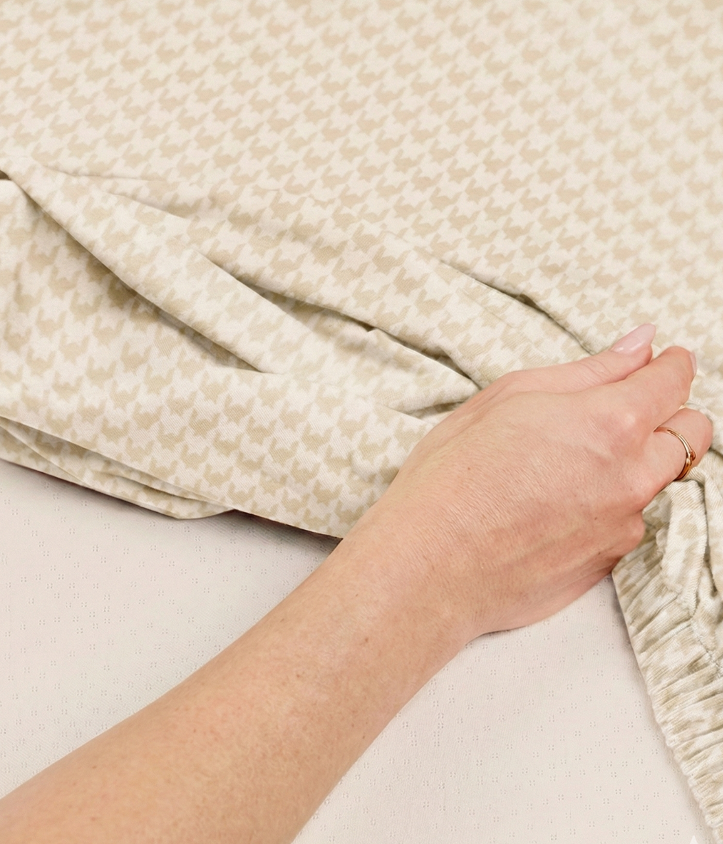HushDry™ 2-in-1 Waterproof Fitted Crib Sheet Viscose from Bamboo Tan Houndstooth
