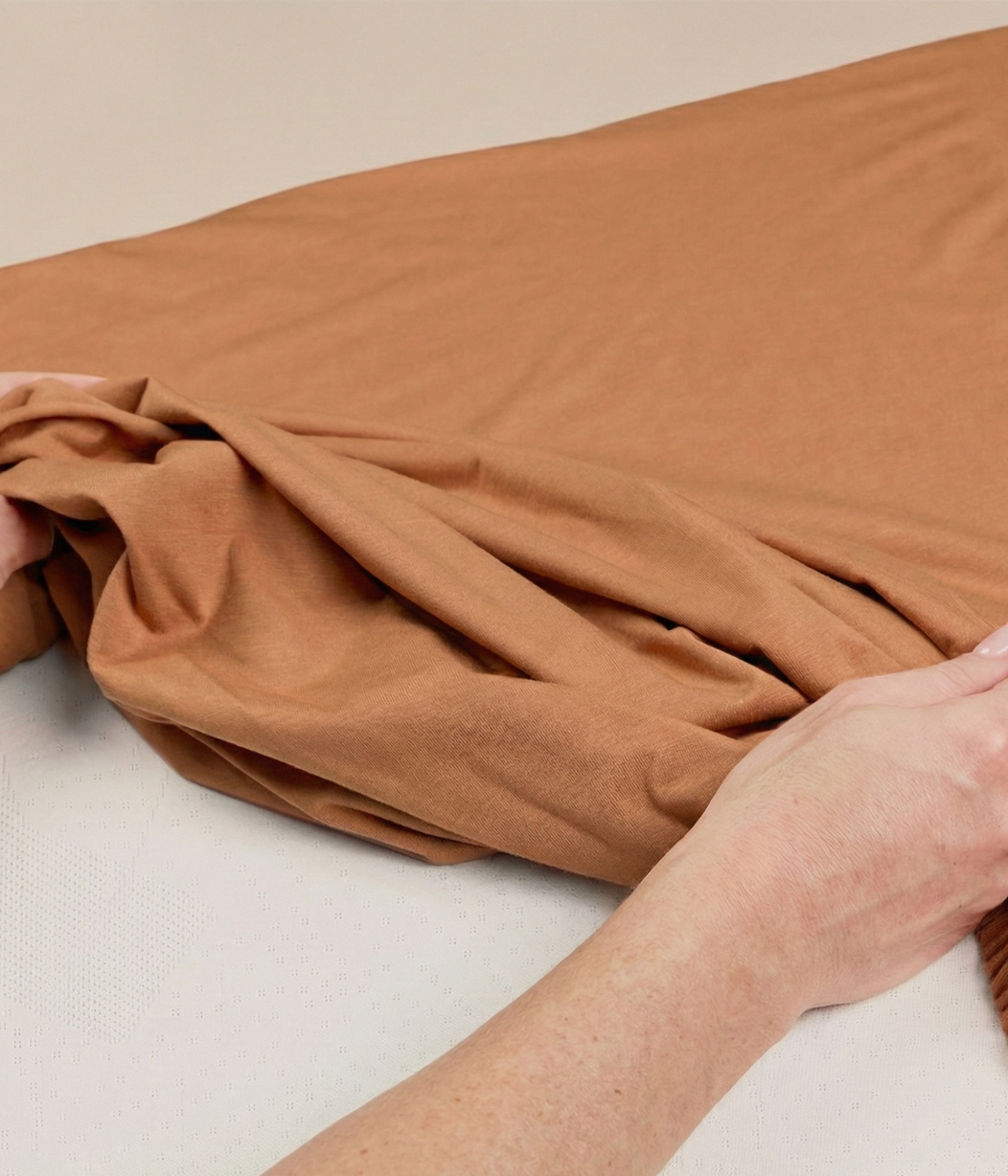 HushDry™ 2-in-1 Waterproof Fitted Crib Sheet Viscose from Bamboo Hazel